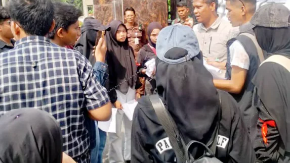 Mahasiswa Demo Kejati Sumut Minta Wali Kota Pematangsiantar Diperiksa