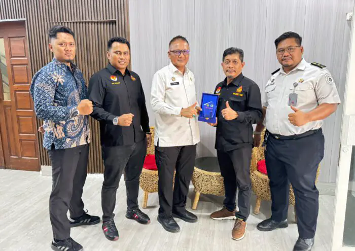PB Pendawa Indonesia Terima Cendera Mata dari Kakanwil Ditjenpas Sumut