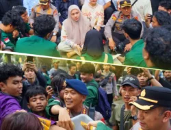 Pengamanan Humanis Warnai Aksi Penyampaian Aspirasi Mahasiswa di Gedung DPRD Sumut