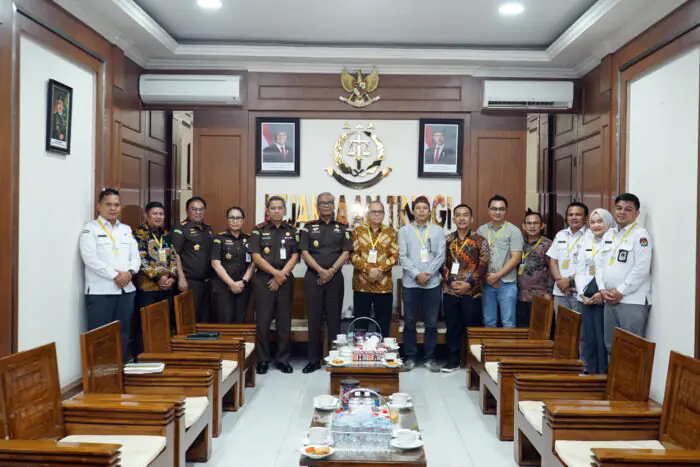Perkuat Sinergi Pengawasan dan Penegakan Hukum, Kajati Terima Kunjungan Ketua KPU Provinsi Sumut
