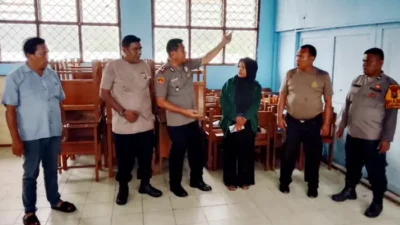 Usai Resmikan Fasilitas, Bhayangkari Sumut Salurkan 140 Set Meja dan Kursi untuk SD Terpencil di Karo