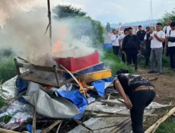 Barak Narkoba Dibakar Polres Karo, Diduga Jadi Tempat Konsumsi Sabu