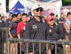 Bupati Labusel Senam Bersama Ribuan Warga, Serahkan Bansos di Semarak HUT ke-18 Kabupaten