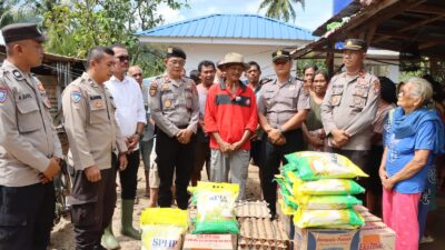 Polres Tapteng Salurkan Paket Sembako untuk Warga Hutanabolon