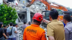 Rico Waas Kerahkan Alat Berat dan Tim Medis Tangani Ledakan di Perumahan Grand Polonia