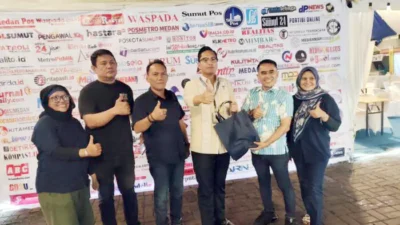 Rico Waas Kunjungi Stan PWPM di Bazar Kuliner UMKM APEKSI 2026