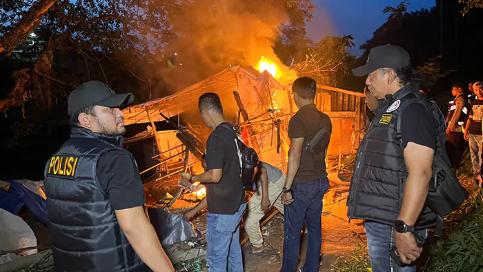 Satresnarkoba Polrestabes Medan Bumihanguskan Sarang Narkoba di Klambir V