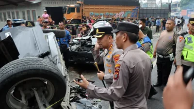 Tabrakan Beruntun di Sibolangit, Polisi Bergerak Cepat Evakuasi Korban dan Pulihkan Arus Lalu Lintas