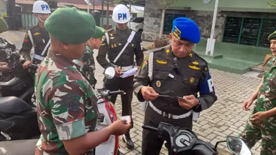 Personel Subdenpom I/5-1 Belawan Gelar Pemeriksaan Surat-Surat Kendaraan