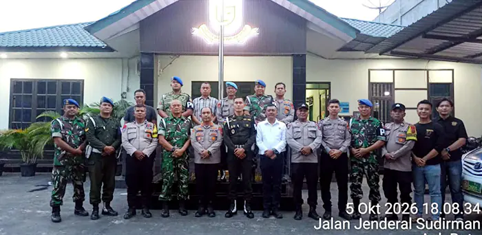 HUT ke-81 TNI, Polsek Jajaran Polres Labusel Sambangi Koramil dan Subdenpom