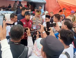 Menteri Sosial Syaifullah Yusuf Kunjungi Arosuka Serahkan Bantuan Rp358 Juta Lebih