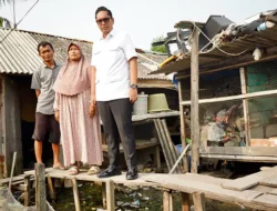 Rico Waas Segera Bangun Rumah Cica Herliawati melalui Program Rehabilitasi RTLH