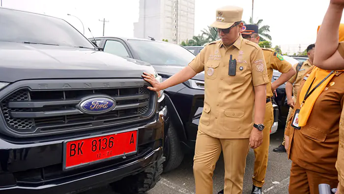 Rico Waas Temukan Kendaraan Dinas Tak Bayar Pajak