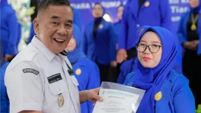 Wabup Labusel Hadiri Pelantikan Pengurus Tiara Kusuma