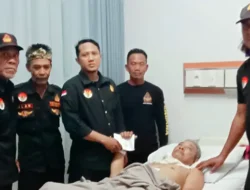 Wujud Kebersamaan, Pengurus DPAC Pendawa Patumbak Jenguk Anggota Sakit & Berikan Tali Asih